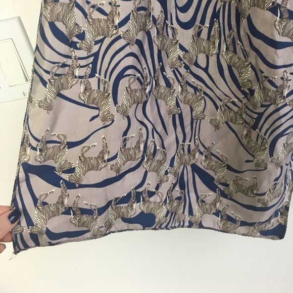 Zebra Scarf - Picture 4 of 5